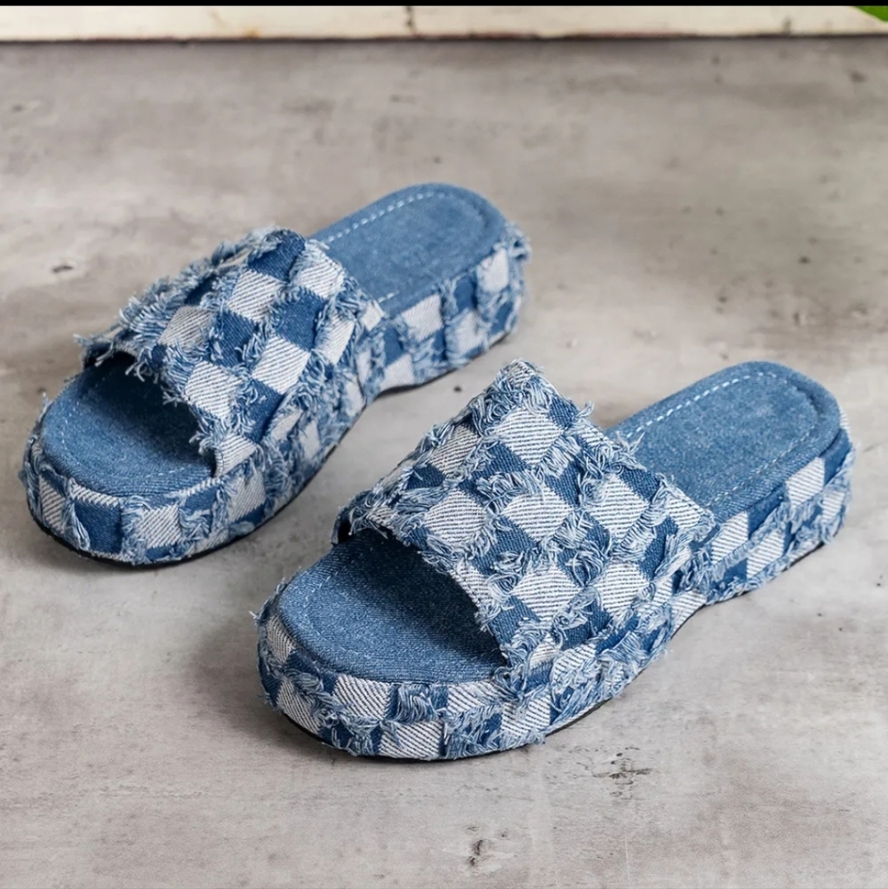 Raw Hem Plaid Platform Sandals - Picture 4 of 5